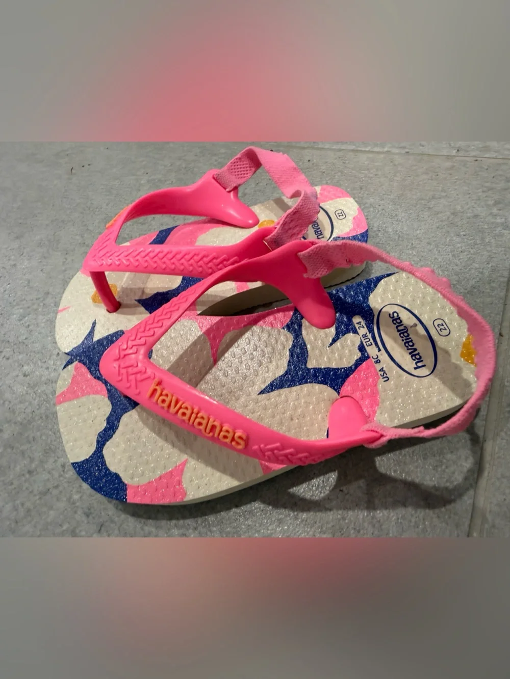 Havianas Mini Me Sandals Pink 7T (labeled 8 runs small)